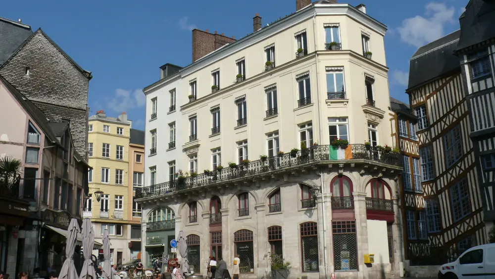 Foto de Edificio - Sous licence Creative Commons (https://creativecommons.org/licenses/by-sa/4.0/deed.fr) - Par CASSONNET - © Creative Commons (https://creativecommons.org/licenses/by-sa/4.0/deed.fr)