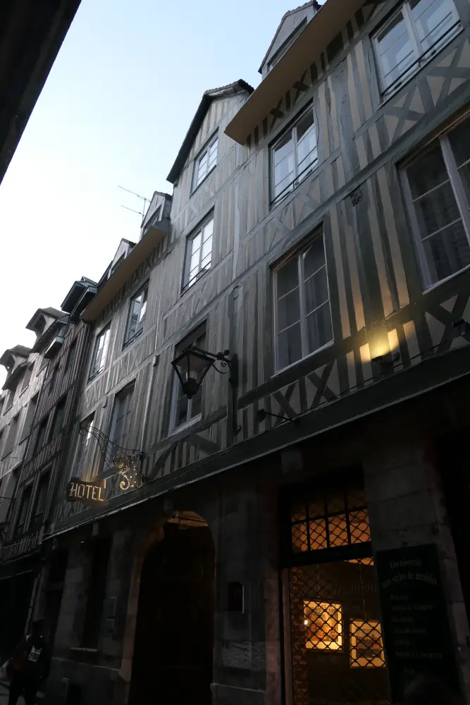 Foto de Edificios - Sous licence Creative Commons (https://creativecommons.org/licenses/by-sa/4.0/deed.fr) - Par Fab5669 - © Creative Commons (https://creativecommons.org/licenses/by-sa/4.0/deed.fr)