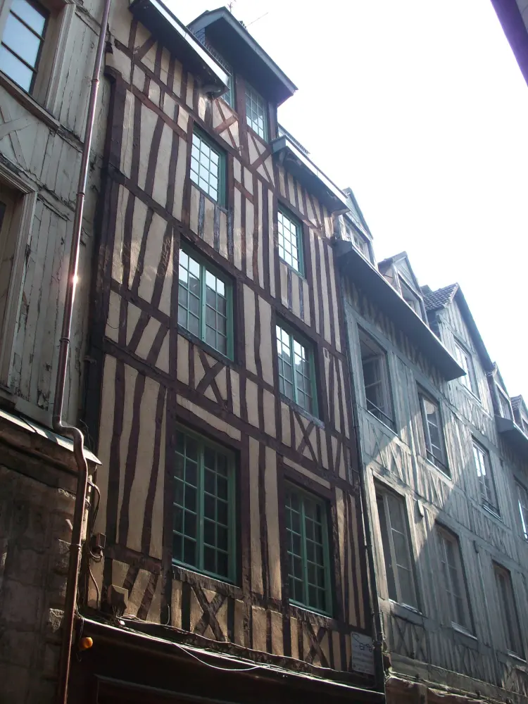 Foto de Edificios - Sous licence Creative Commons (https://creativecommons.org/licenses/by-sa/4.0/deed.fr) - Par Giogo - © Creative Commons (https://creativecommons.org/licenses/by-sa/4.0/deed.fr)