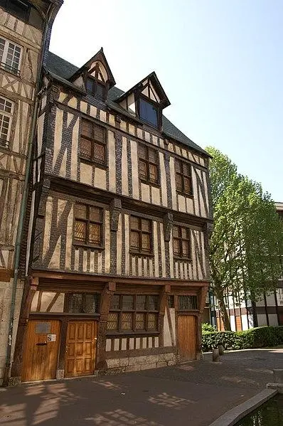 Picture of Master Draper house, called Wedding House or Norman House, or House of Quatre-Fil-Aymon, currently National Education Museum - Pymouss - © Creative Commons (https://creativecommons.org/licenses/by-sa/4.0/deed.fr)