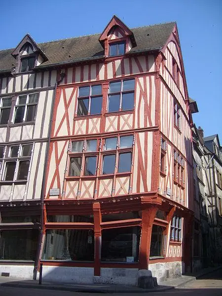 Foto di Casa gotica - HaguardDuNord (talk) - © Creative Commons (https://creativecommons.org/licenses/by-sa/4.0/deed.fr)