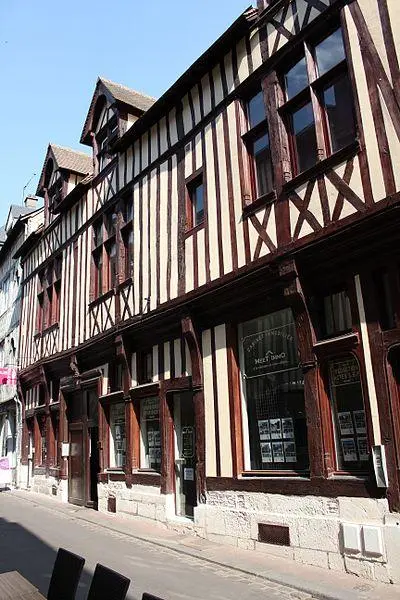 Foto di Casa - Pierre-Yves Beaudouin - © Creative Commons (https://creativecommons.org/licenses/by-sa/4.0/deed.fr)