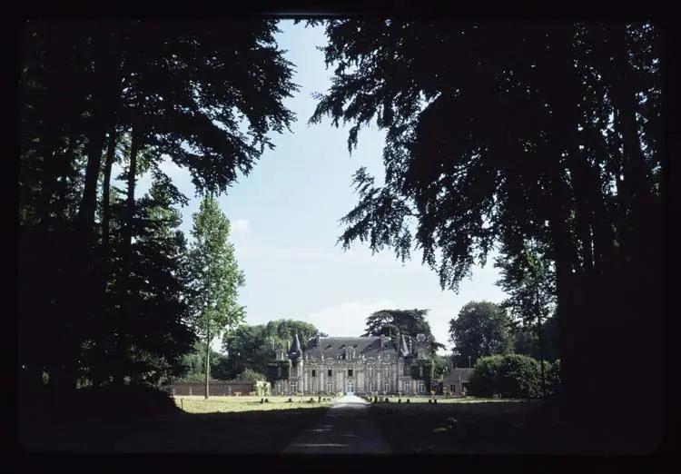 Picture of Château de Miromesnil (also in commune of Tourville-sur-Arques) - POP Plateforme Ouverte du Patrimoine / Base Mérimée - © André Édouard/Studio des Grands Augustins, Ministère de la Culture (France), Médiathèque du patrimoine et de la photographie, diffusion GrandPalaisRmn Photo