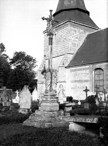 Foto de Cruz del cementerio de piedra - POP Plateforme Ouverte du Patrimoine / Base Mérimée - © Ministère de la Culture (France), Médiathèque du patrimoine et de la photographie, diffusion RMN-GP