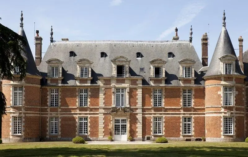 Picture of Château de Miromesnil (also in the commune of Saint-Aubin-sur-Scie) - PMRMaeyaert - © Creative Commons (https://creativecommons.org/licenses/by-sa/4.0/deed.fr)