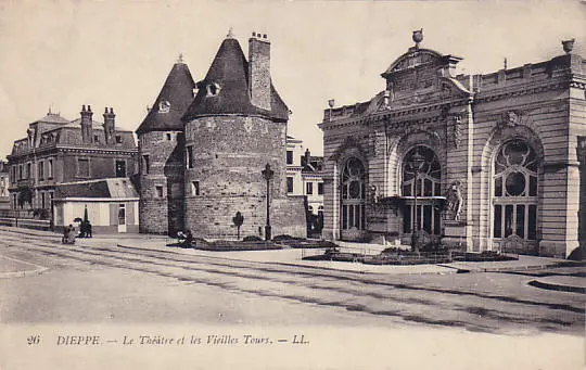 Picture of Theater - The original uploader was Georgio at French Wikipe - © Creative Commons (https://creativecommons.org/licenses/by-sa/4.0/deed.fr)