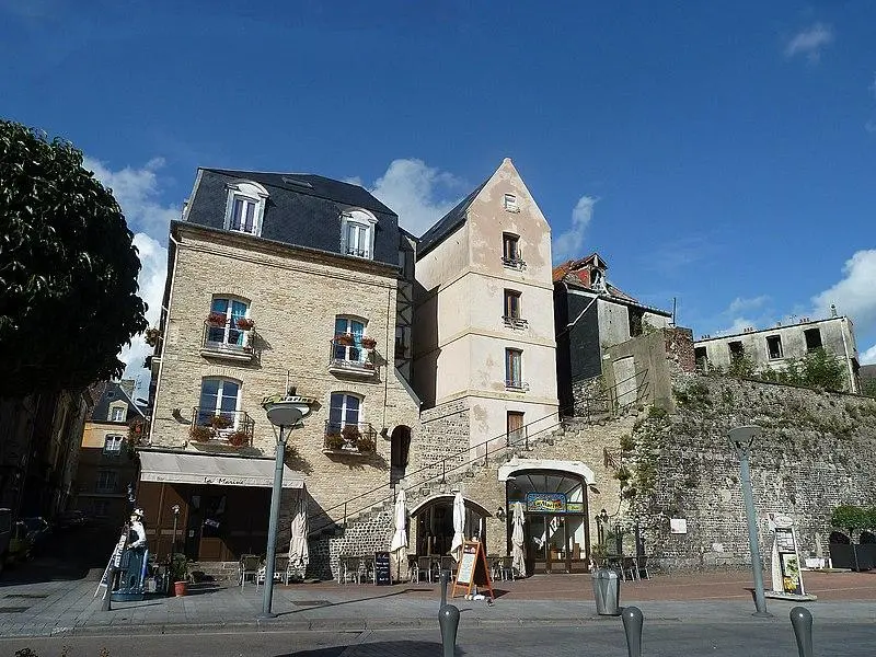 Picture of Houses - WCOMFR - © Creative Commons (https://creativecommons.org/licenses/by-sa/4.0/deed.fr)