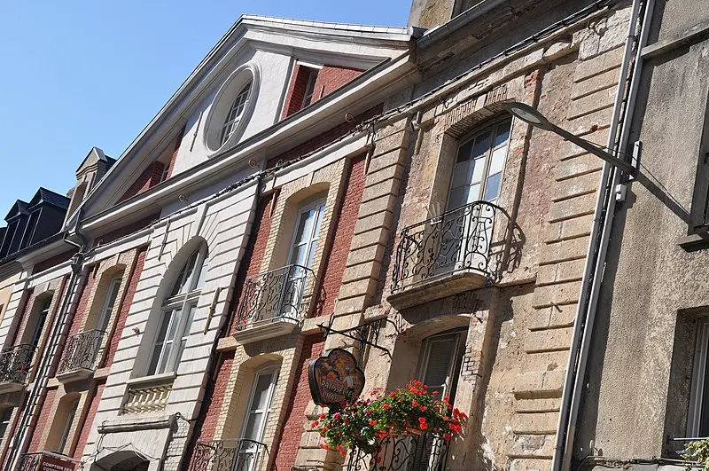 Picture of Hotel - Philippe Alès - © Creative Commons (https://creativecommons.org/licenses/by-sa/4.0/deed.fr)