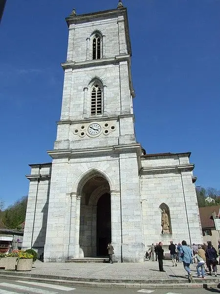 Foto de Iglesia parroquial de Saint-Martin - Teleloisirs - © Creative Commons (https://creativecommons.org/licenses/by-sa/4.0/deed.fr)
