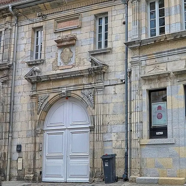 Foto von Auxon Buson Hotel - JGS25 - © Creative Commons (https://creativecommons.org/licenses/by-sa/4.0/deed.fr)