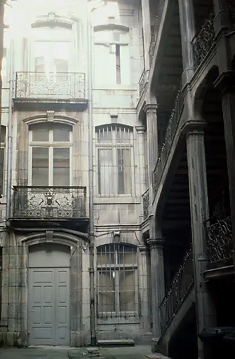 Foto de Edificio - POP Plateforme Ouverte du Patrimoine / Base Mérimée - © Monuments historiques, 1999