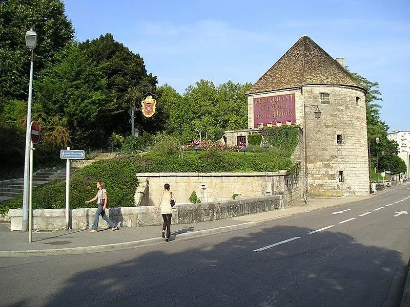 Foto de Torre - moi-même/myself - © Creative Commons (https://creativecommons.org/licenses/by-sa/4.0/deed.fr)