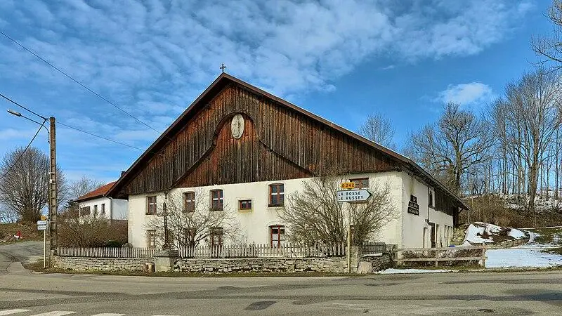 Foto von Farm namens House du Cheval Blanc - JGS25 - © Creative Commons (https://creativecommons.org/licenses/by-sa/4.0/deed.fr)