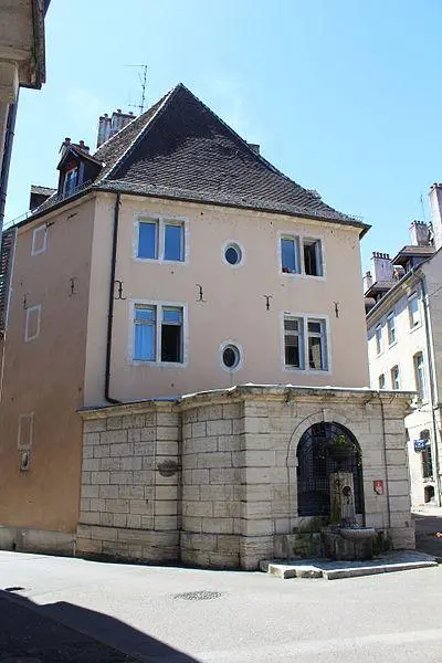 Foto de Casa llamada ex hotel Luc de Saint-Mauris - Chabe01 - © Creative Commons (https://creativecommons.org/licenses/by-sa/4.0/deed.fr)