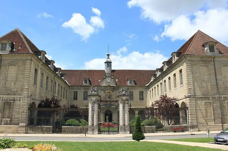 Foto von Hôtel-dieu - photography taken by Christophe.Finot - © Creative Commons (https://creativecommons.org/licenses/by-sa/4.0/deed.fr)