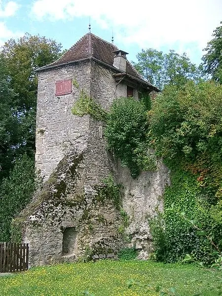 Foto de Château-Fort (vestigios de los viejos) - PRA - © Creative Commons (https://creativecommons.org/licenses/by-sa/4.0/deed.fr)