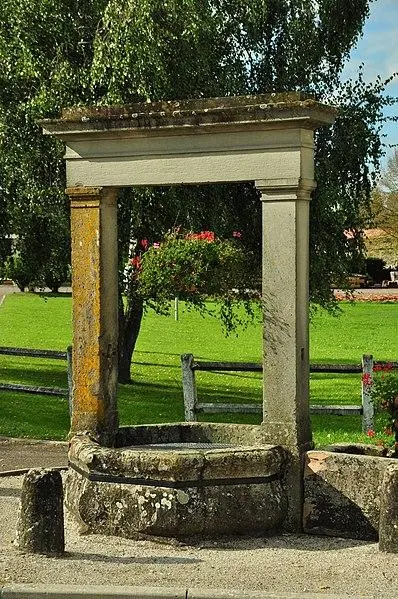 Foto von Communal Wellet gut - Remi Mathis - © Creative Commons (https://creativecommons.org/licenses/by-sa/4.0/deed.fr)