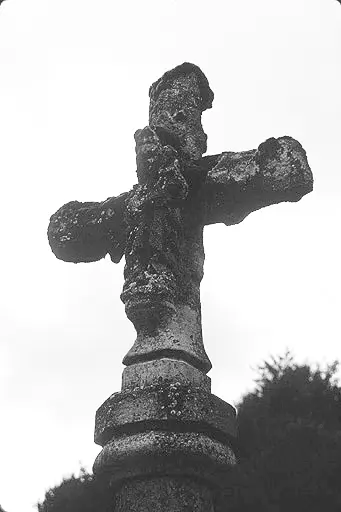 Foto von Golgatha an der Kreuzung des Chemin de Vauconcourt und des Grandcourt - POP Plateforme Ouverte du Patrimoine / Base Mérimée - © Monuments historiques