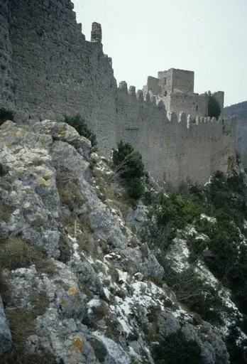 Picture of Ruins of the castle - POP Plateforme Ouverte du Patrimoine / Base Mérimée - © Monuments Historiques
