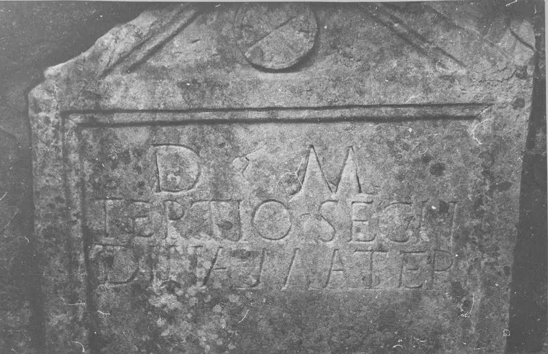 Picture of Ancient funeral steles - POP Plateforme Ouverte du Patrimoine / Base Mérimée - © Ministère de la Culture (France), Médiathèque du patrimoine et de la photographie (objets mobiliers), tous droits réservés