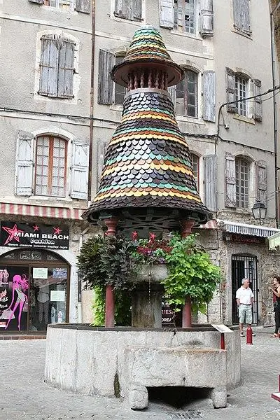 Picture of Covered fountain - Georges Seguin (Okki) - © Creative Commons (https://creativecommons.org/licenses/by-sa/4.0/deed.fr)