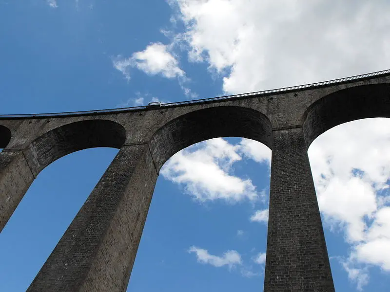 Foto de Viaducto - Budotradan - © Creative Commons (https://creativecommons.org/licenses/by-sa/4.0/deed.fr)