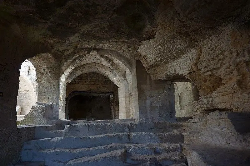 Foto von Archäologische Stätte von Saint-Roman D'Aiguille (auch in der Gemeinde Beaucaire) - GFreihalter - © Creative Commons (https://creativecommons.org/licenses/by-sa/4.0/deed.fr)