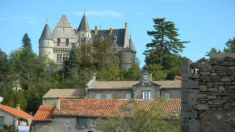 Foto von Schloss - Jeanphi30 - © Creative Commons (https://creativecommons.org/licenses/by-sa/4.0/deed.fr)