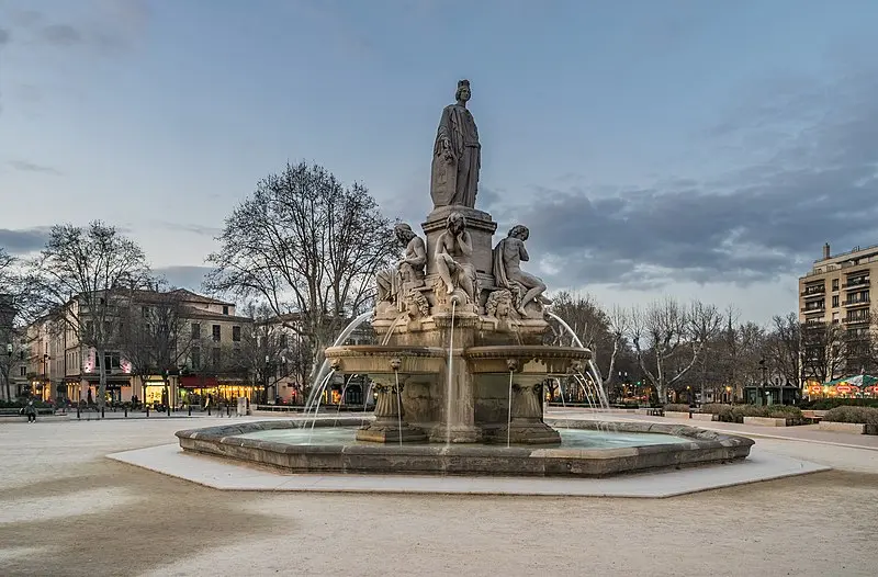 Foto de Fuente de la explanada, llamada Fontaine Pradier - Krzysztof Golik - © Creative Commons (https://creativecommons.org/licenses/by-sa/4.0/deed.fr)