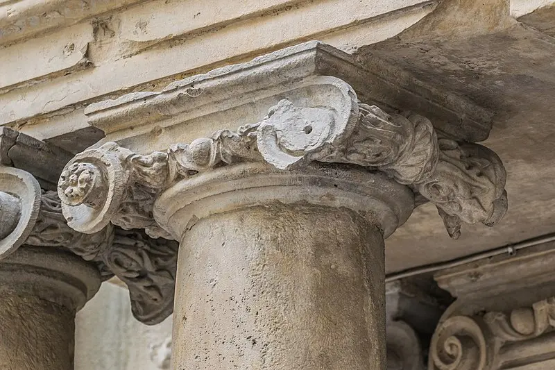 Foto von Das Hotel sagt das Kathedrale -Presbyterium - Krzysztof Golik - © Creative Commons (https://creativecommons.org/licenses/by-sa/4.0/deed.fr)