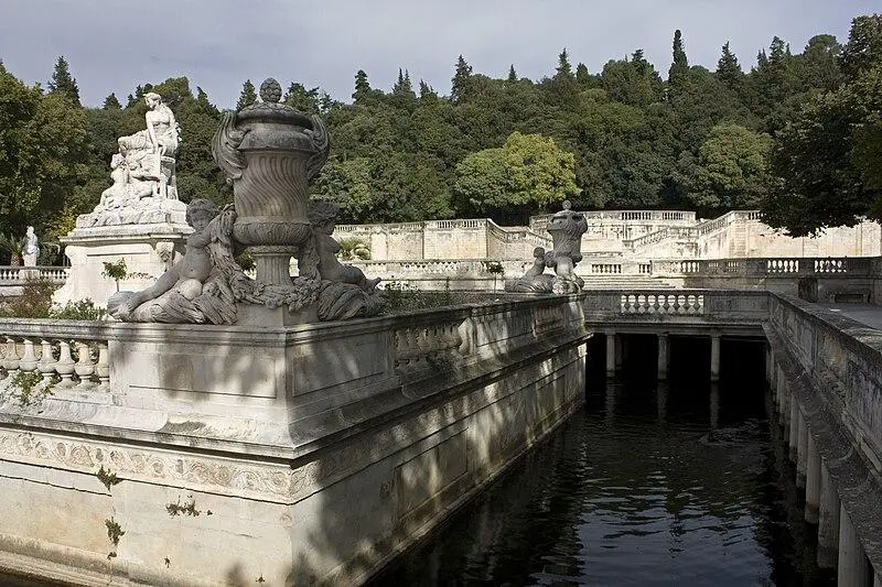 Foto de Jardín de la fuente - Daniel Villafruela. - © Creative Commons (https://creativecommons.org/licenses/by-sa/4.0/deed.fr)