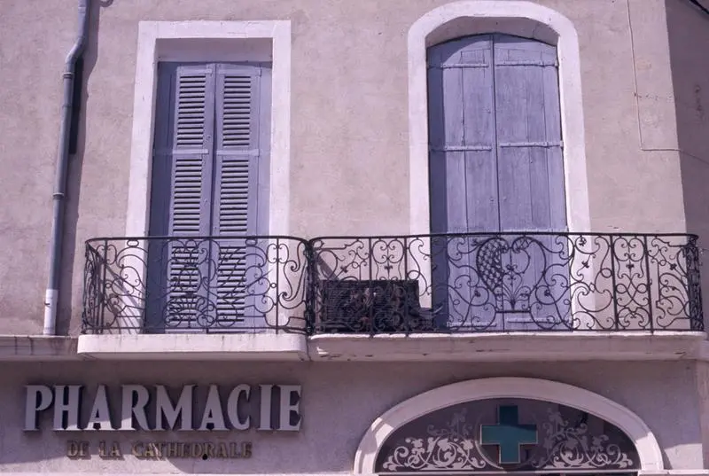 Foto de Casa, en la esquina de la calle y la plaza - POP Plateforme Ouverte du Patrimoine / Base Mérimée - © Monuments historiques