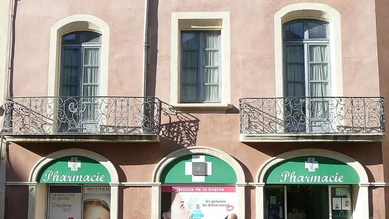 Foto de Casa, en la esquina de la calle y la plaza - Finoskov - © Creative Commons (https://creativecommons.org/licenses/by-sa/4.0/deed.fr)