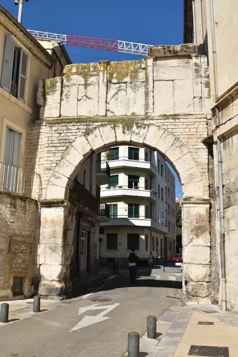 Foto di Porte d'espagne chiamata Francia - POP Plateforme Ouverte du Patrimoine / Base Mérimée - © Ministère de la Culture (France), Médiathèque du patrimoine et de la photographie, diffusion GrandPalaisRmn Photo