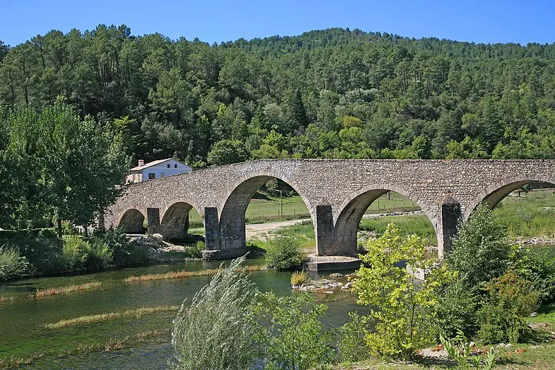 Foto di Bridge Gardon - W. Bulach - © Creative Commons (https://creativecommons.org/licenses/by-sa/4.0/deed.fr)