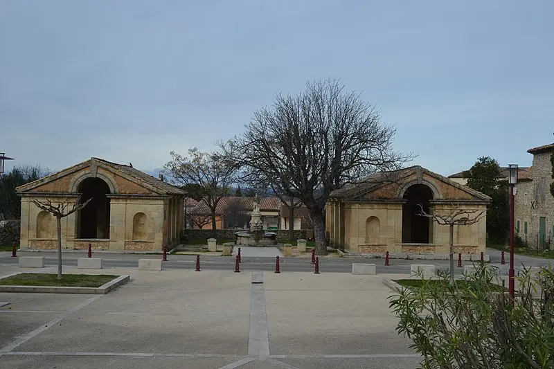 Foto de Casa de lavado y su fuente - Madetjac - © Creative Commons (https://creativecommons.org/licenses/by-sa/4.0/deed.fr)