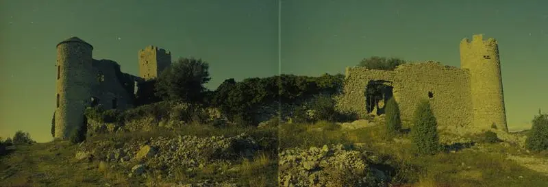 Foto di Rovine del castello - POP Plateforme Ouverte du Patrimoine / Base Mérimée - © Monuments historiques