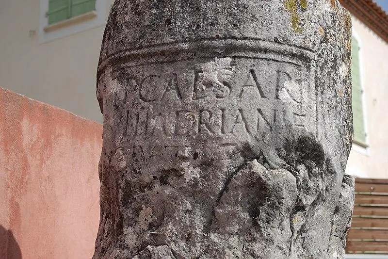 Foto de Columna Billary en nombre de Antonin the Pious - Ddiep - © Creative Commons (https://creativecommons.org/licenses/by-sa/4.0/deed.fr)