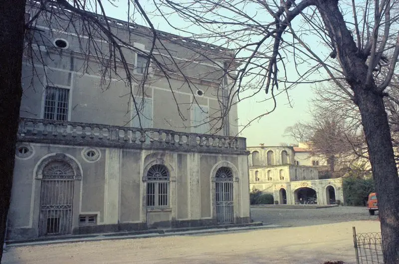 Foto de Castillo de Calvières - POP Plateforme Ouverte du Patrimoine / Base Mérimée - © Monuments historiques
