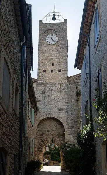 Foto de Vieja puerta fortificada - Daniel VILLAFRUELA. - © Creative Commons (https://creativecommons.org/licenses/by-sa/4.0/deed.fr)
