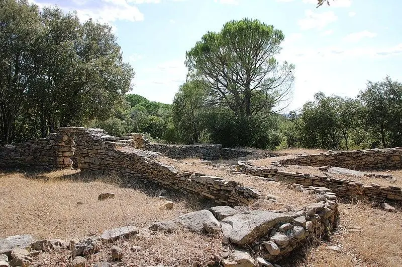Foto de Restos del pueblo prehistórico de Fontbouisse - Lothur - © Creative Commons (https://creativecommons.org/licenses/by-sa/4.0/deed.fr)