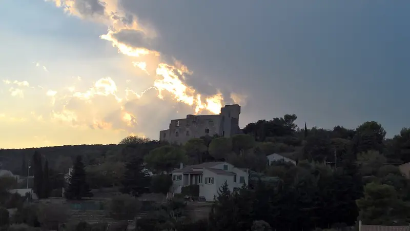 Picture of Castle - Ben0428 - © Creative Commons (https://creativecommons.org/licenses/by-sa/4.0/deed.fr)