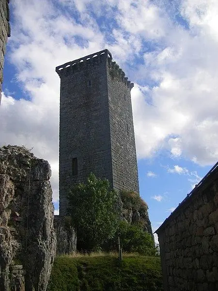 Foto von Altes Apcher -Schloss - Szeder László (User:Amba) - © Creative Commons (https://creativecommons.org/licenses/by-sa/4.0/deed.fr)