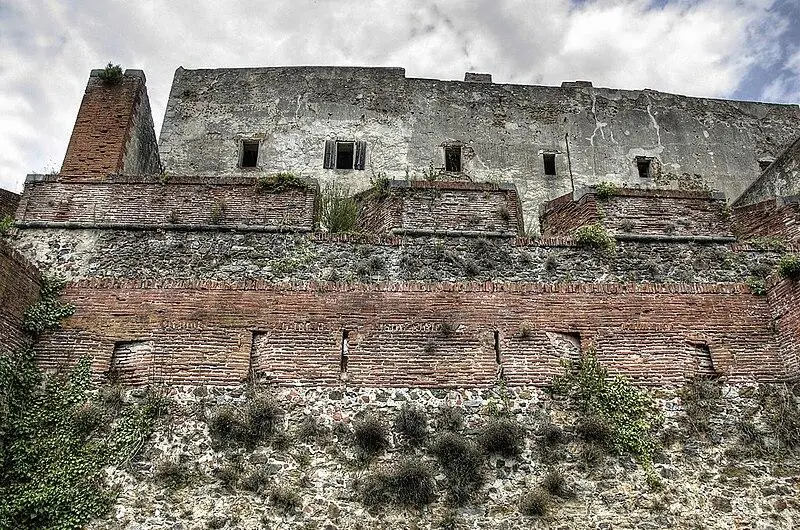 Foto von Fort-Les-Bains - Doronenko - © Creative Commons (https://creativecommons.org/licenses/by-sa/4.0/deed.fr)