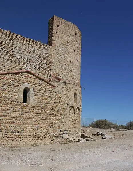 Foto von Ruinen des alten Burgs - Fabricio Cardenas - © Creative Commons (https://creativecommons.org/licenses/by-sa/4.0/deed.fr)
