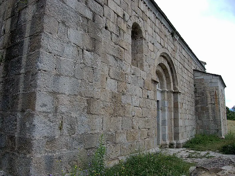 Foto von Ruinen der alten Saint-Martin-Kirche - Bertrand GRONDIN  → (Talk) - © Creative Commons (https://creativecommons.org/licenses/by-sa/4.0/deed.fr)