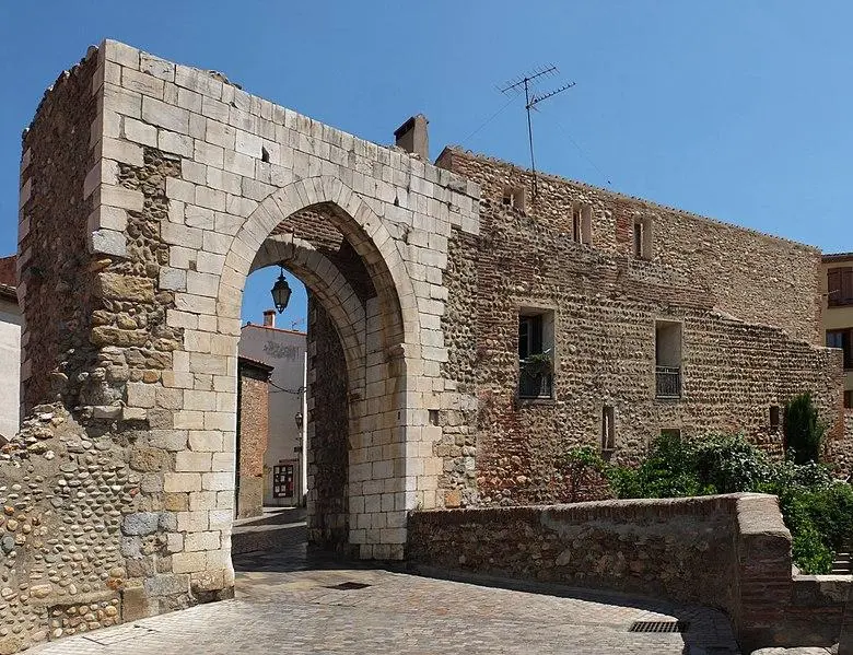 Foto von BALAGUé -Tür und zusammenhängender Ampeln - Palauenc05 - © Creative Commons (https://creativecommons.org/licenses/by-sa/4.0/deed.fr)