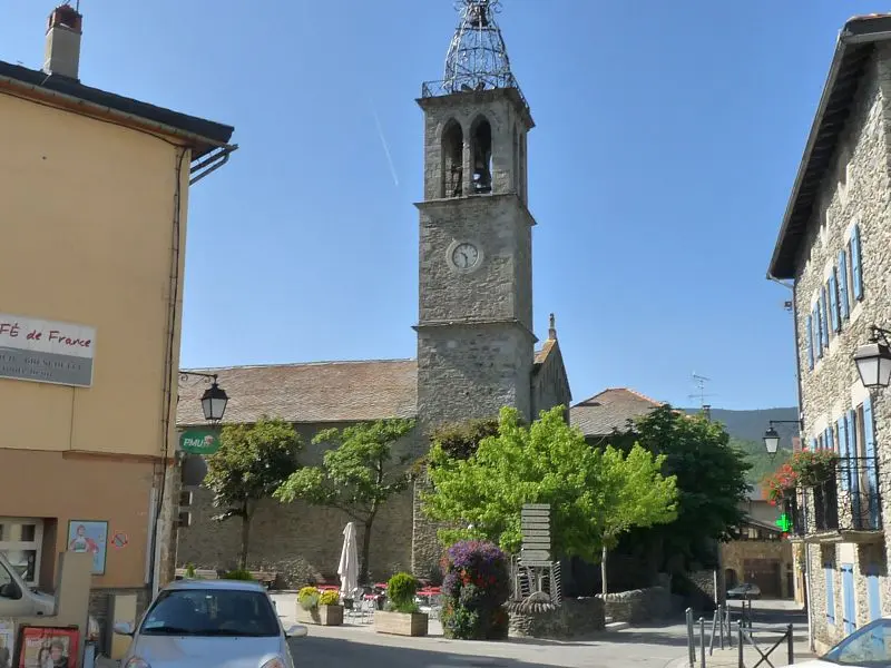 Foto von Saint-Pierre Parish Church - Jack ma - © Creative Commons (https://creativecommons.org/licenses/by-sa/4.0/deed.fr)