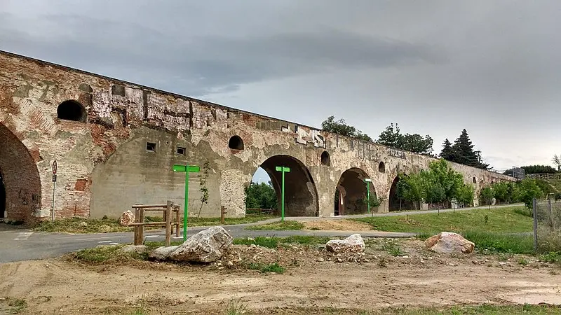 Picture of Arcades Aqueduct - El Caro - © Creative Commons (https://creativecommons.org/licenses/by-sa/4.0/deed.fr)