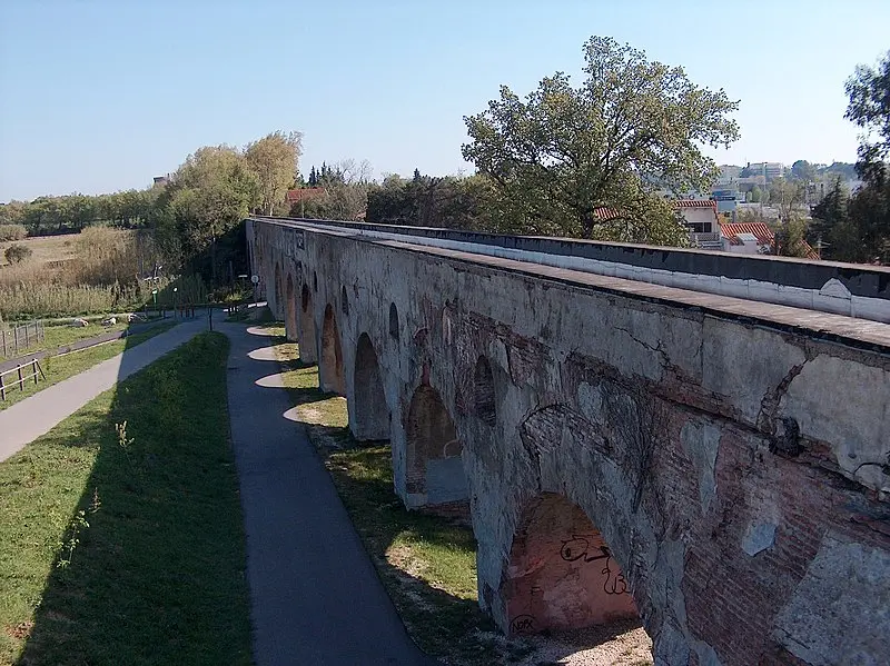 Picture of Arcades Aqueduct - Drong~commonswiki - © Creative Commons (https://creativecommons.org/licenses/by-sa/4.0/deed.fr)